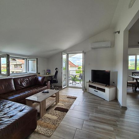 포드고리차 Cozy, Fully Equipped, Free Parking&Wifi, Quiet, 2Bd 아파트 외부 사진