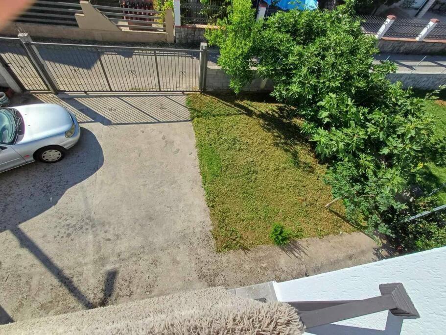 포드고리차 Cozy, Fully Equipped, Free Parking&Wifi, Quiet, 2Bd 아파트 외부 사진