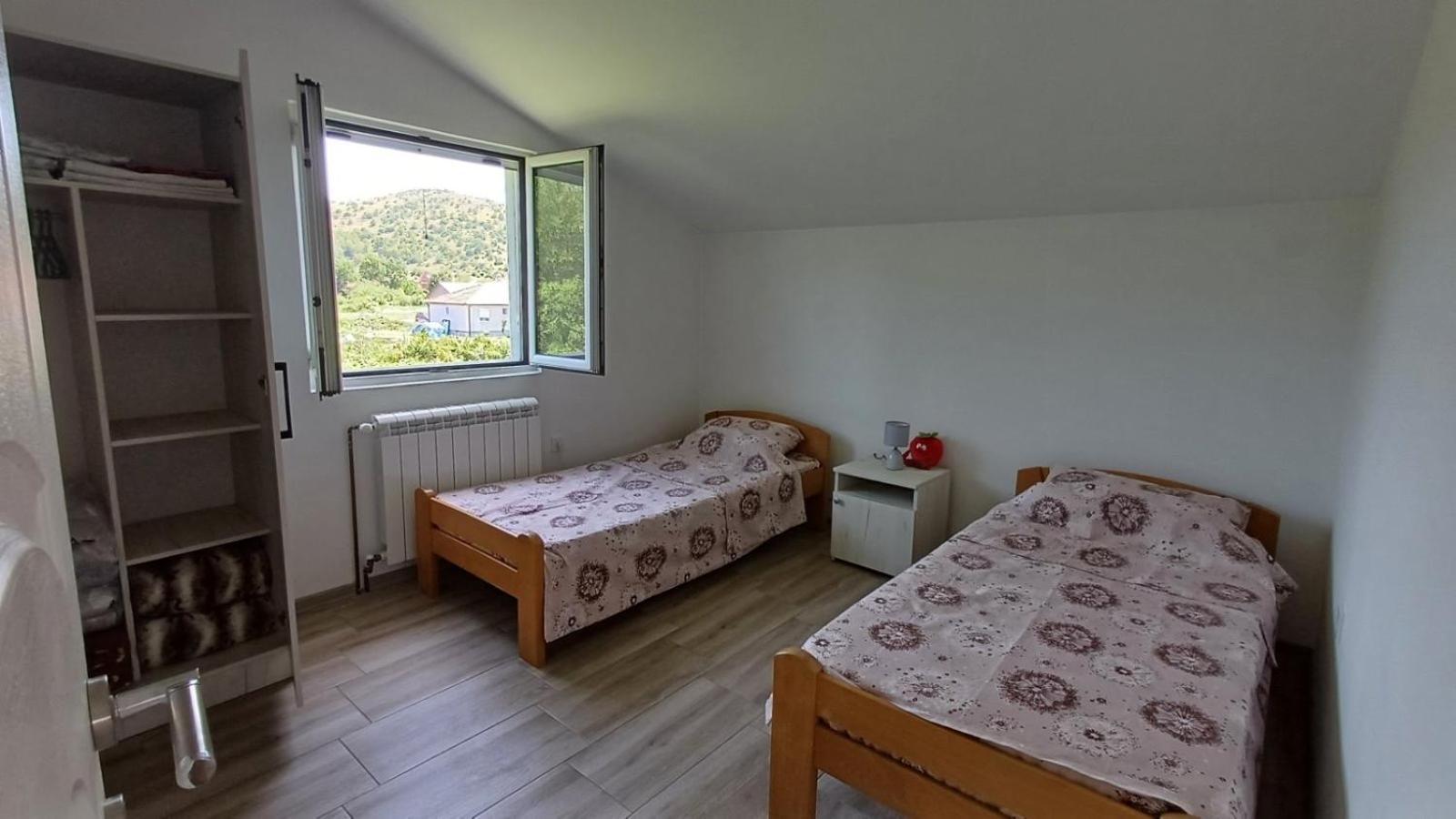 포드고리차 Cozy, Fully Equipped, Free Parking&Wifi, Quiet, 2Bd 아파트 외부 사진