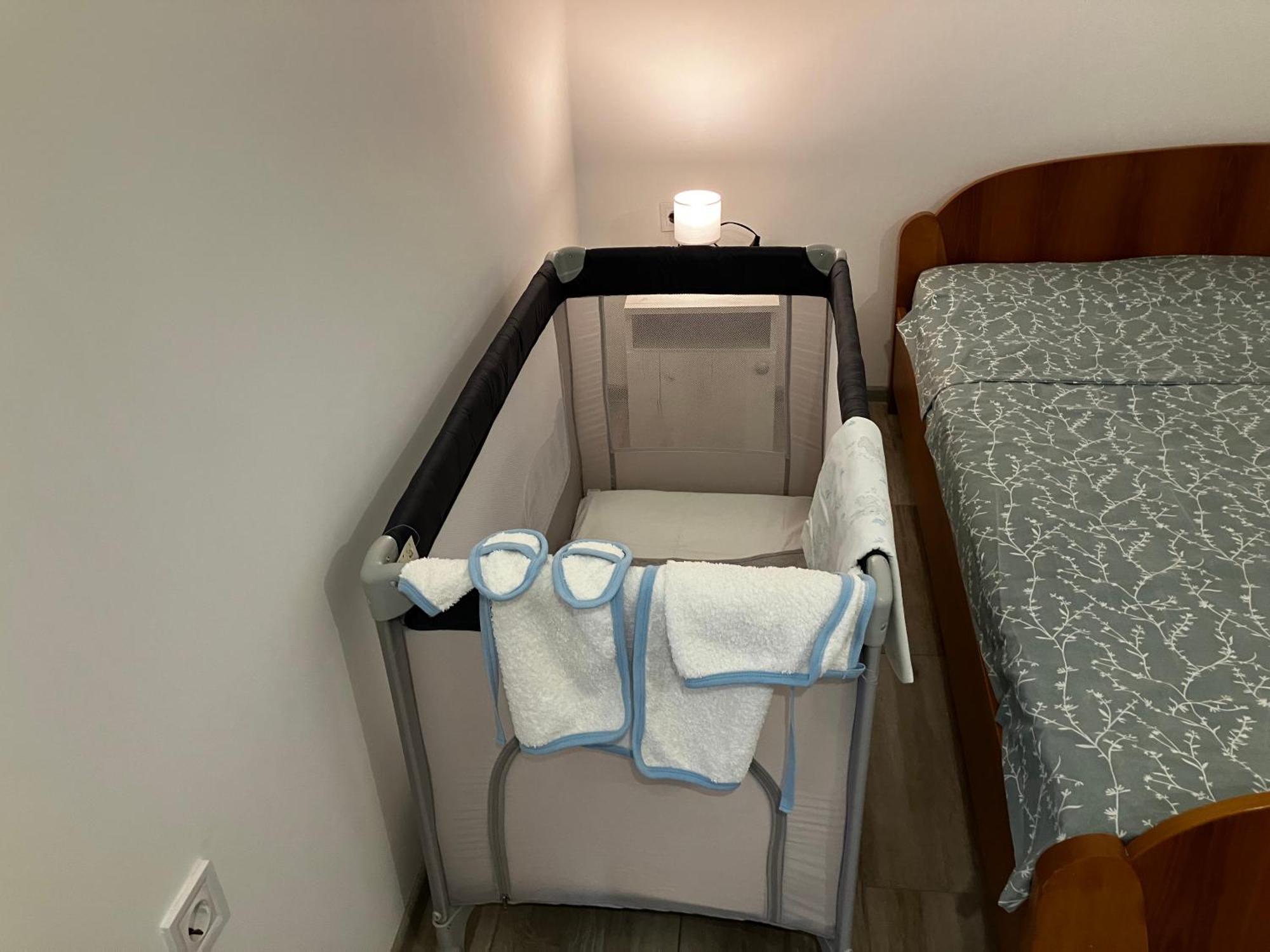 포드고리차 Cozy, Fully Equipped, Free Parking&Wifi, Quiet, 2Bd 아파트 외부 사진