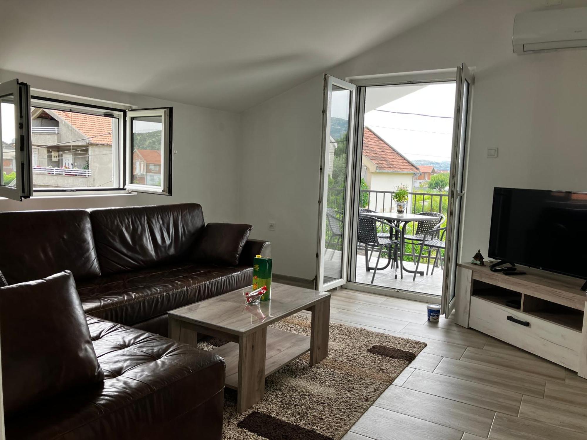 포드고리차 Cozy, Fully Equipped, Free Parking&Wifi, Quiet, 2Bd 아파트 외부 사진