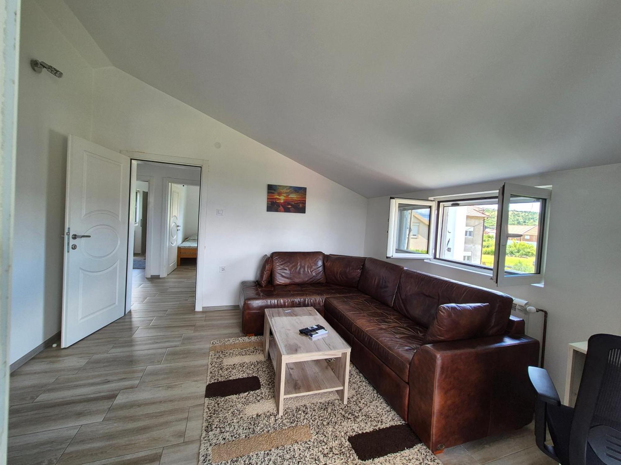 포드고리차 Cozy, Fully Equipped, Free Parking&Wifi, Quiet, 2Bd 아파트 외부 사진